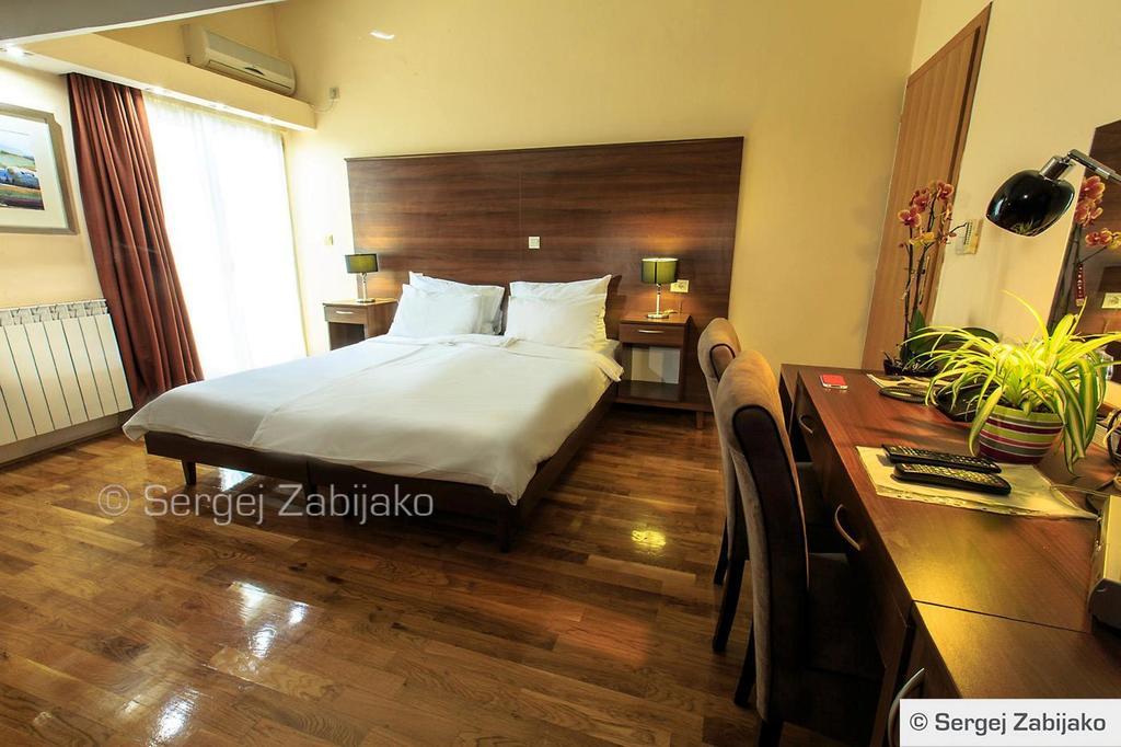 Hotel M Подгорица Номер фото