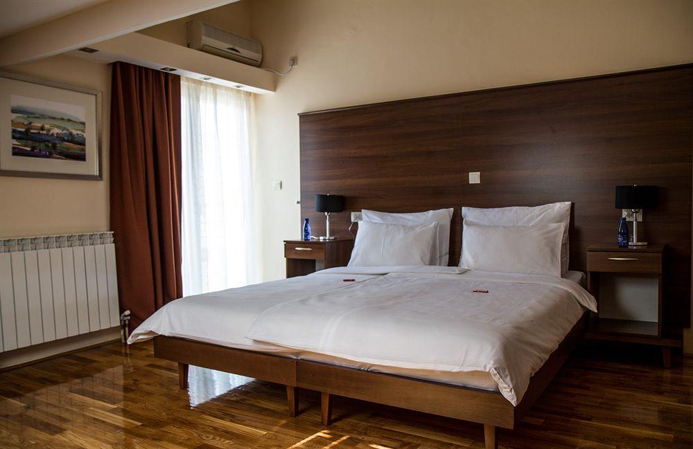 Hotel M Подгорица Экстерьер фото