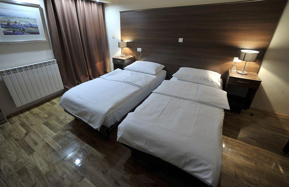 Hotel M Подгорица Экстерьер фото