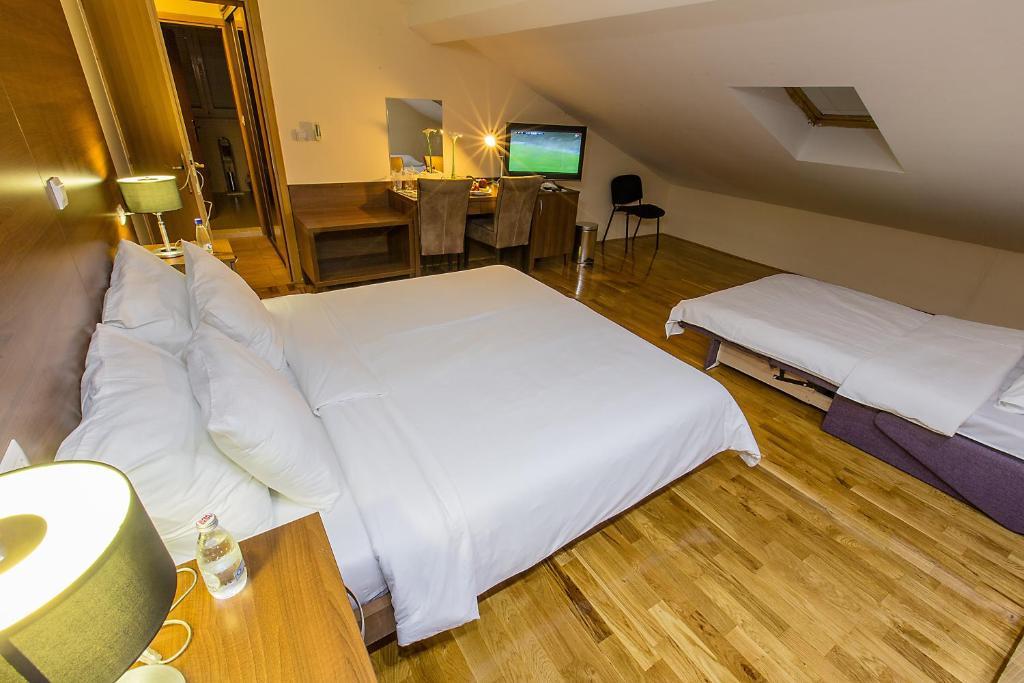 Hotel M Подгорица Экстерьер фото