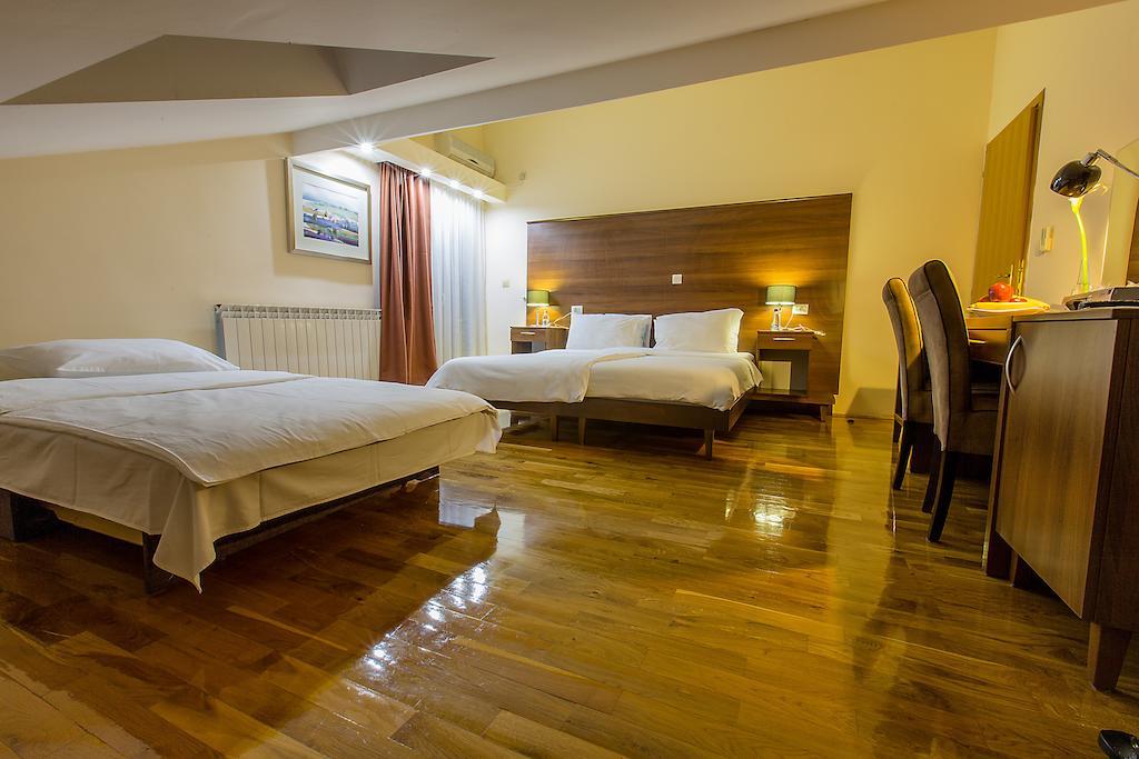 Hotel M Подгорица Номер фото