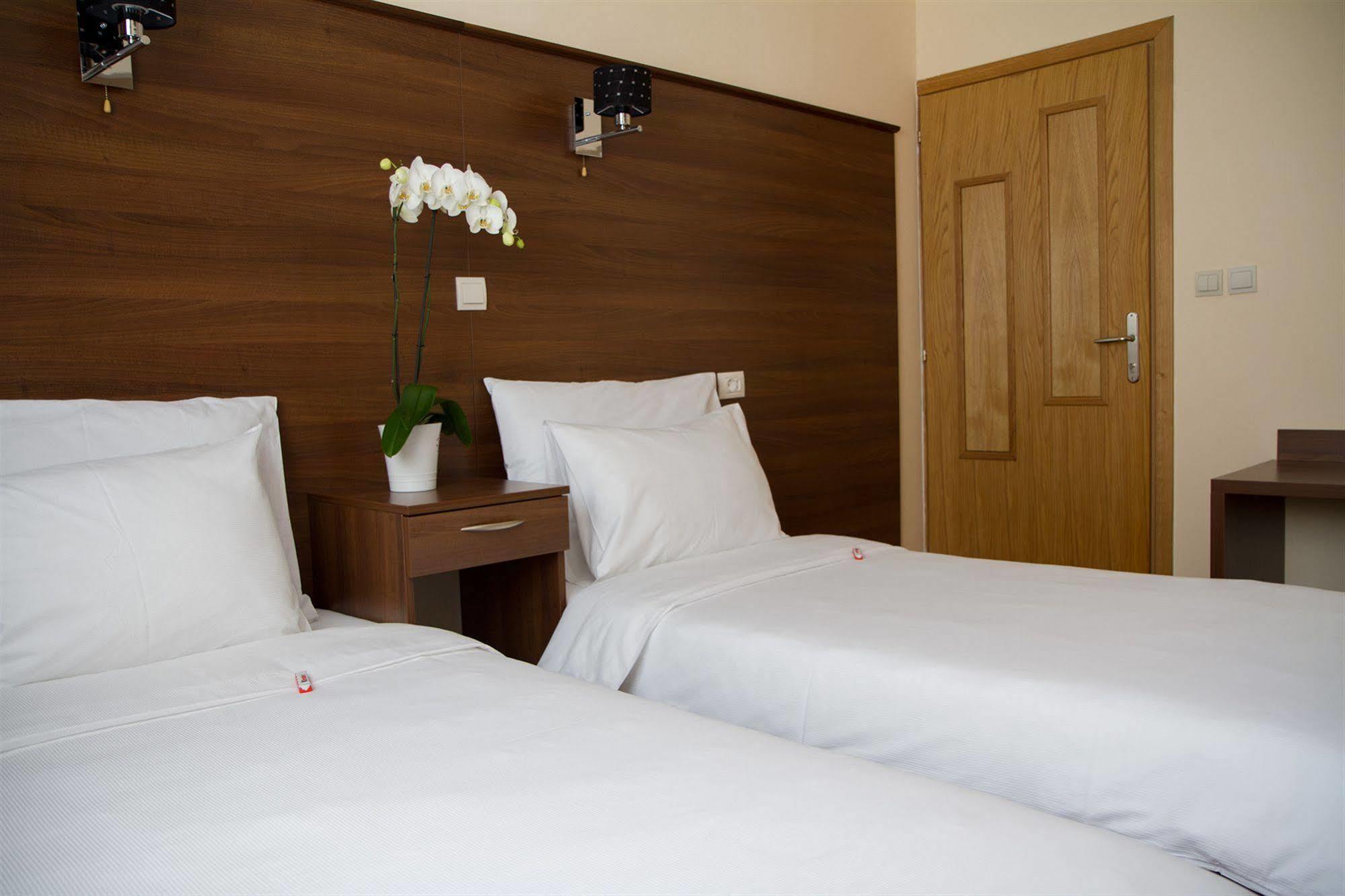 Hotel M Подгорица Экстерьер фото