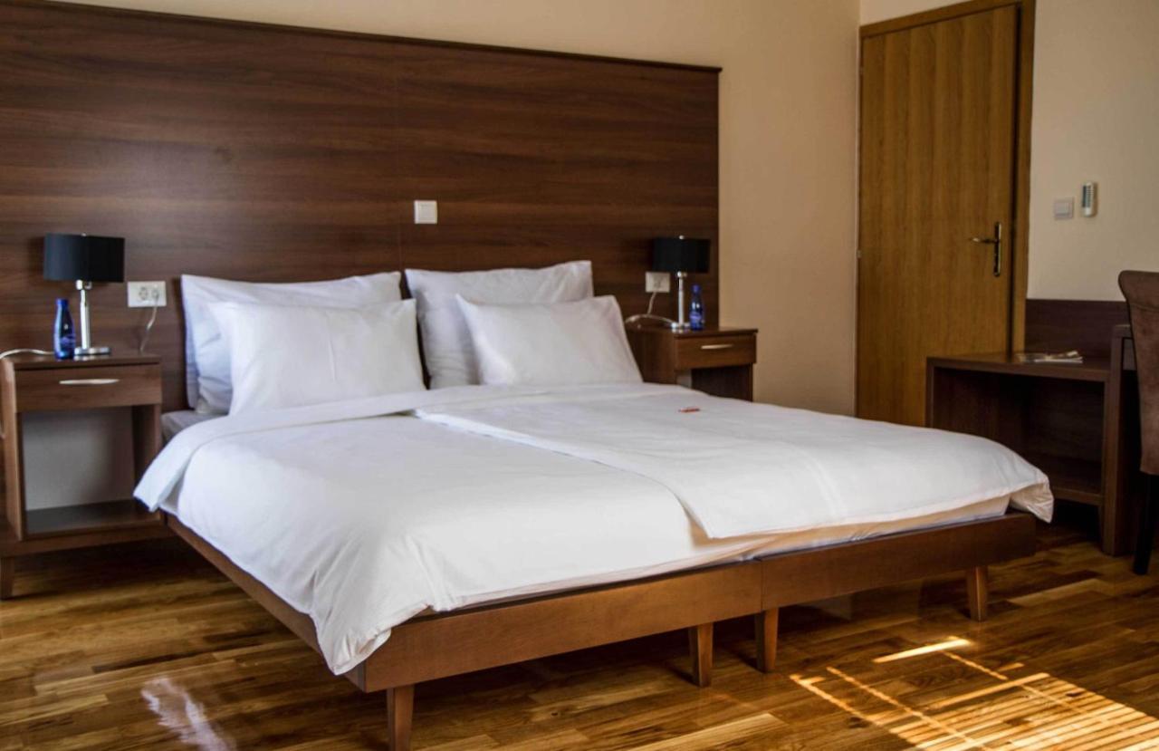 Hotel M Подгорица Номер фото